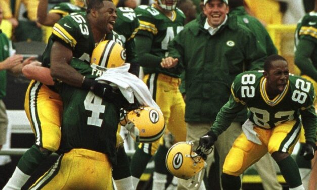 Flashback 1999: Brett Favre Leads Packers to Last Minute Win Over the Raiders