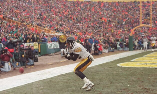 Flashback 1995: Packers Clinch First Division Title in 23 Years in Dramatic Last-Minute Win Over Steelers