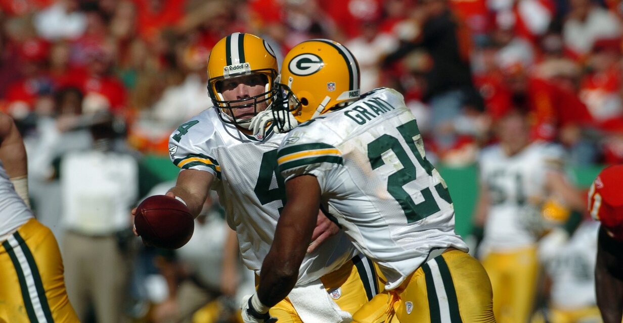 Flashback 2007: Brett Favre Ties an NFL Record in the Packers Win Over the Chiefs